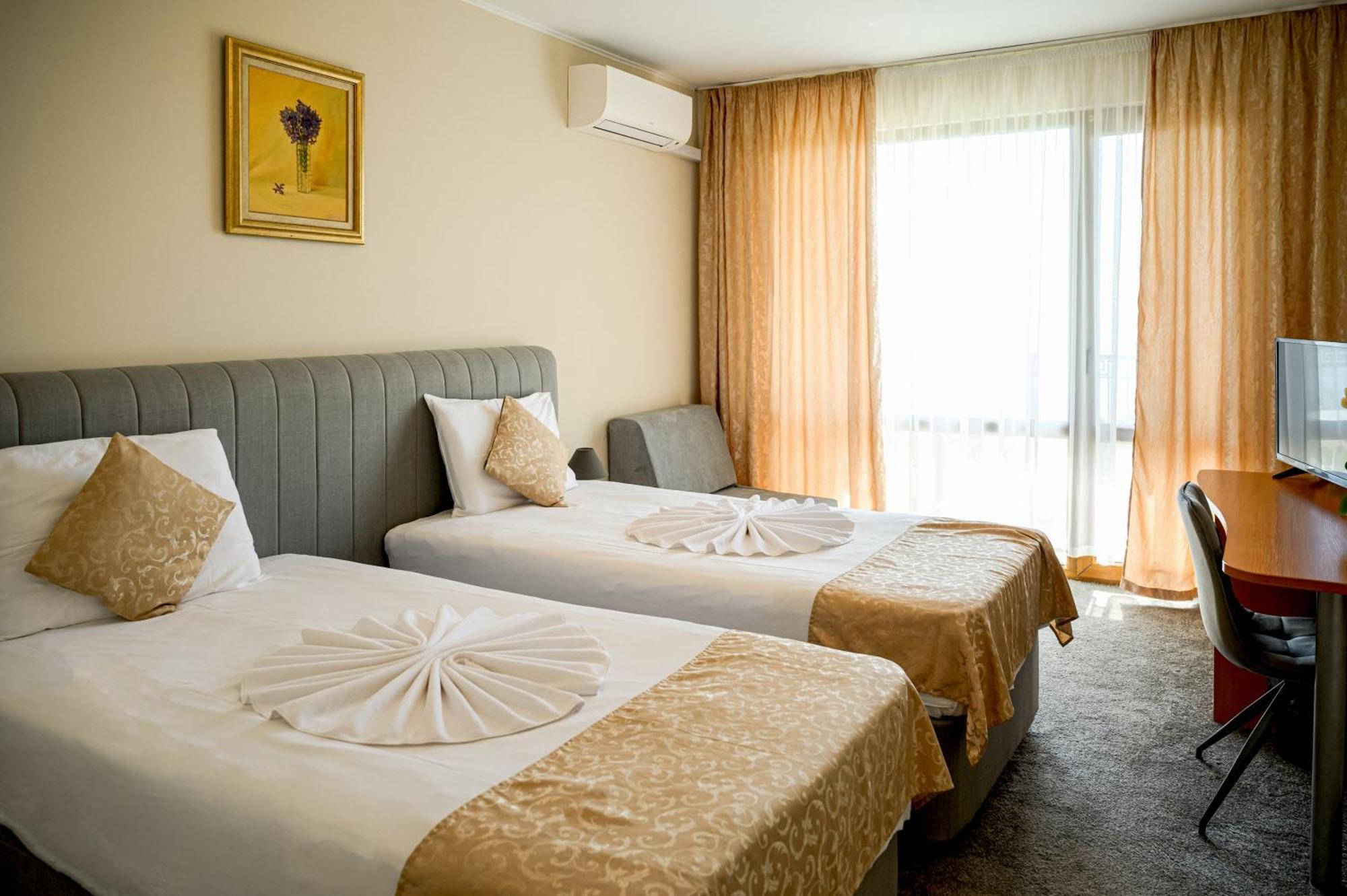 Paradise Hotel & Relax Center بوموري المظهر الخارجي الصورة